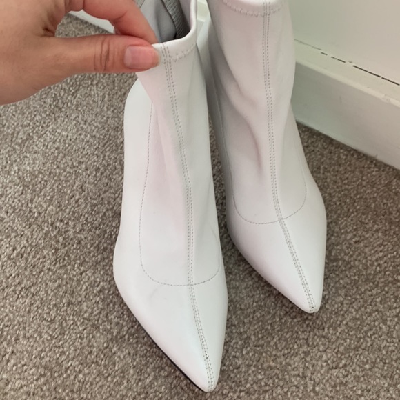 Something Navy white booties, size 6 - Picture 2 of 5